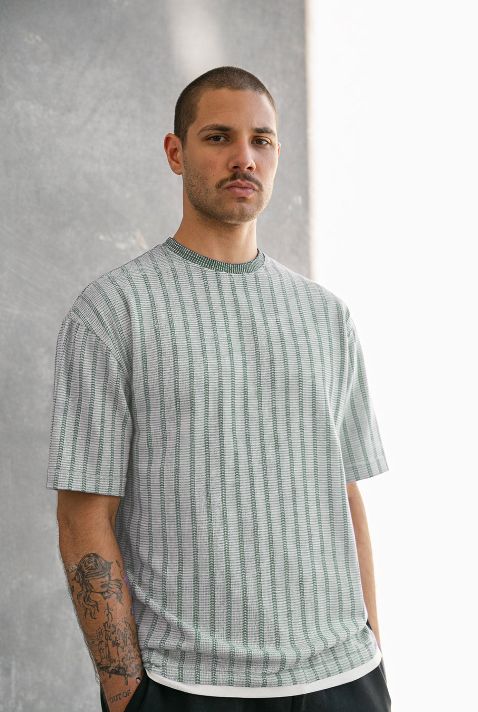 Men Round Neck Vertical Stripes Half Sleeves T-Shirt