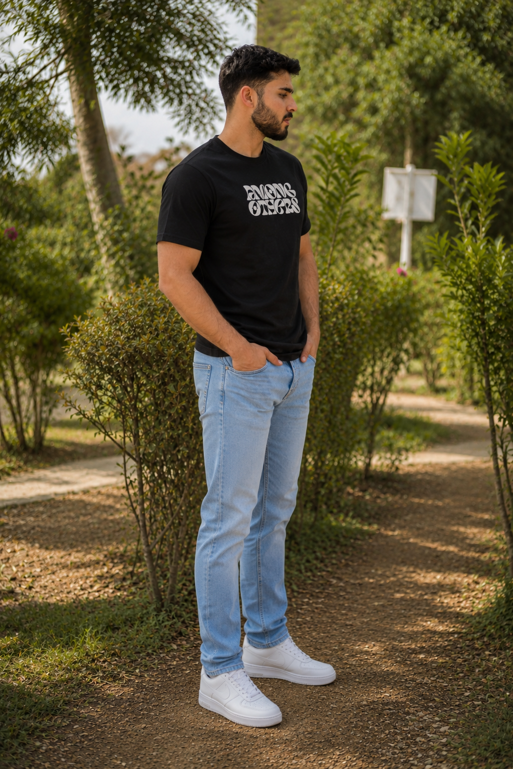 Men Round Neck Chest Print Half Sleeves T-Shirt