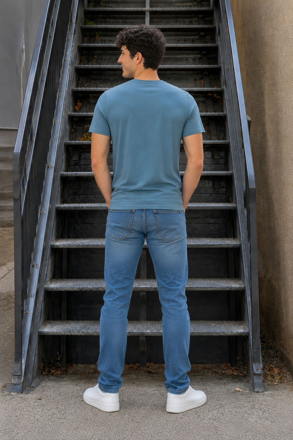 Men Round Neck Chest Print Half Sleeves T-Shirt