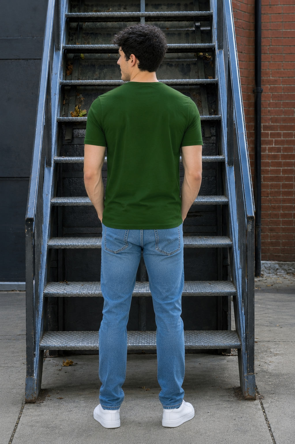 Men Round Neck Chest Print Half Sleeves T-Shirt