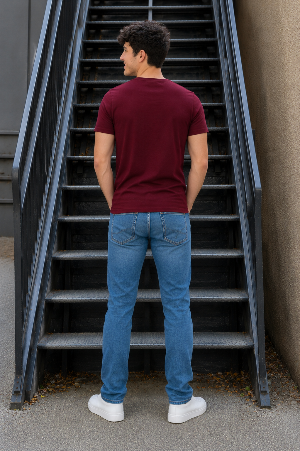 Men Round Neck Chest Print Half Sleeves T-Shirt