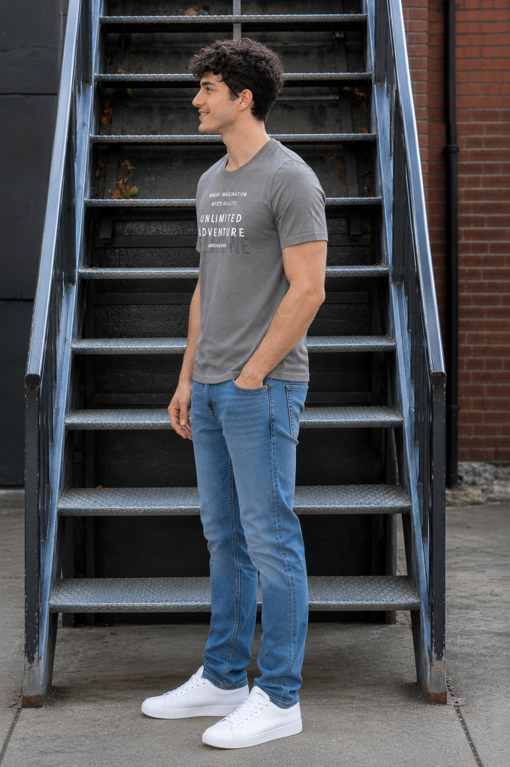 Men Round Neck Chest Print Half Sleeves T-Shirt