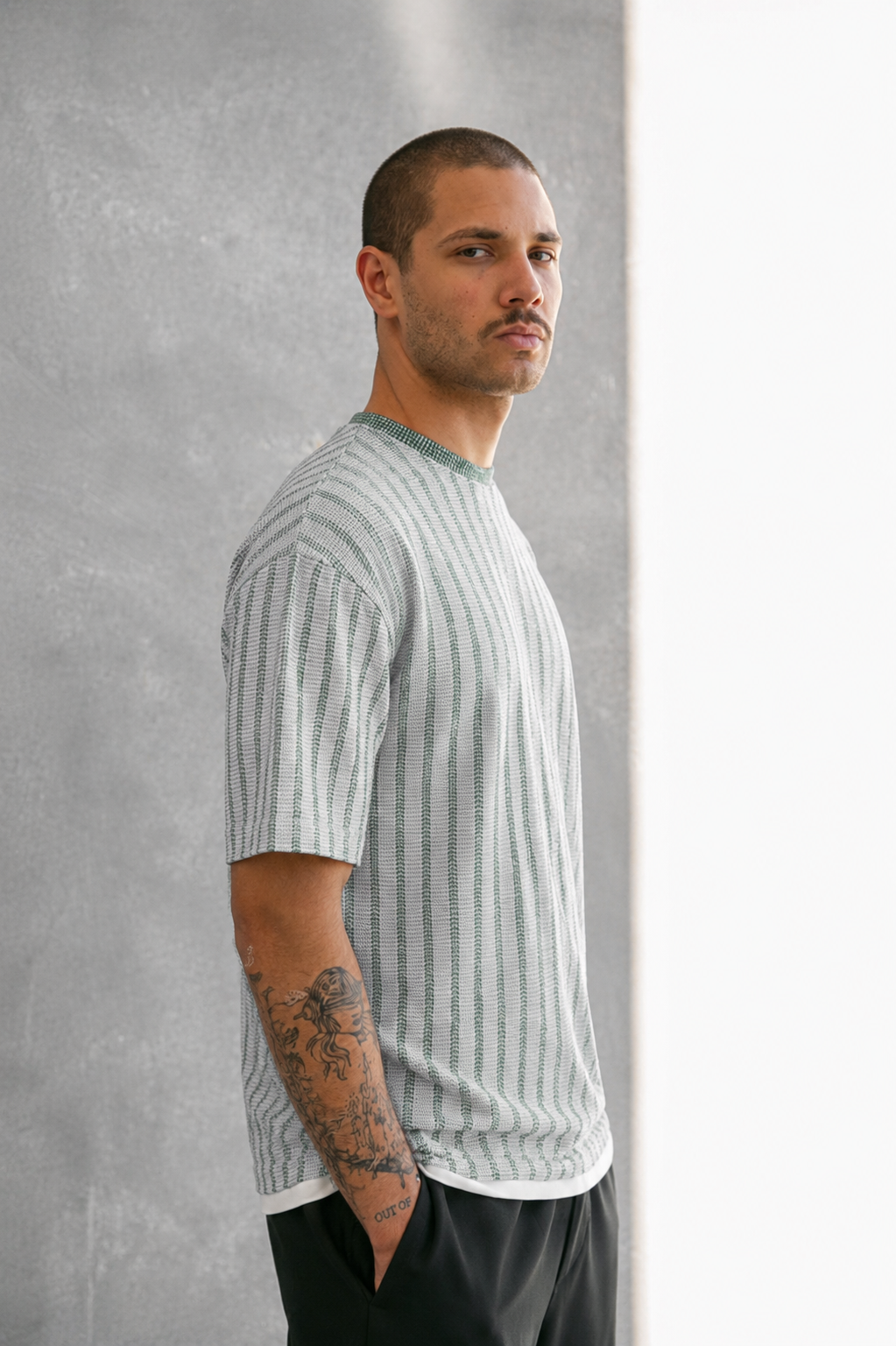 Men Round Neck Vertical Stripes Half Sleeves T-Shirt