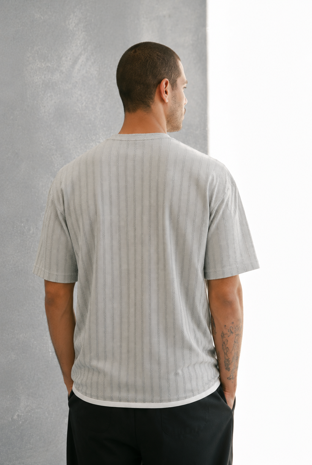 Men Round Neck Vertical Stripes Half Sleeves T-Shirt