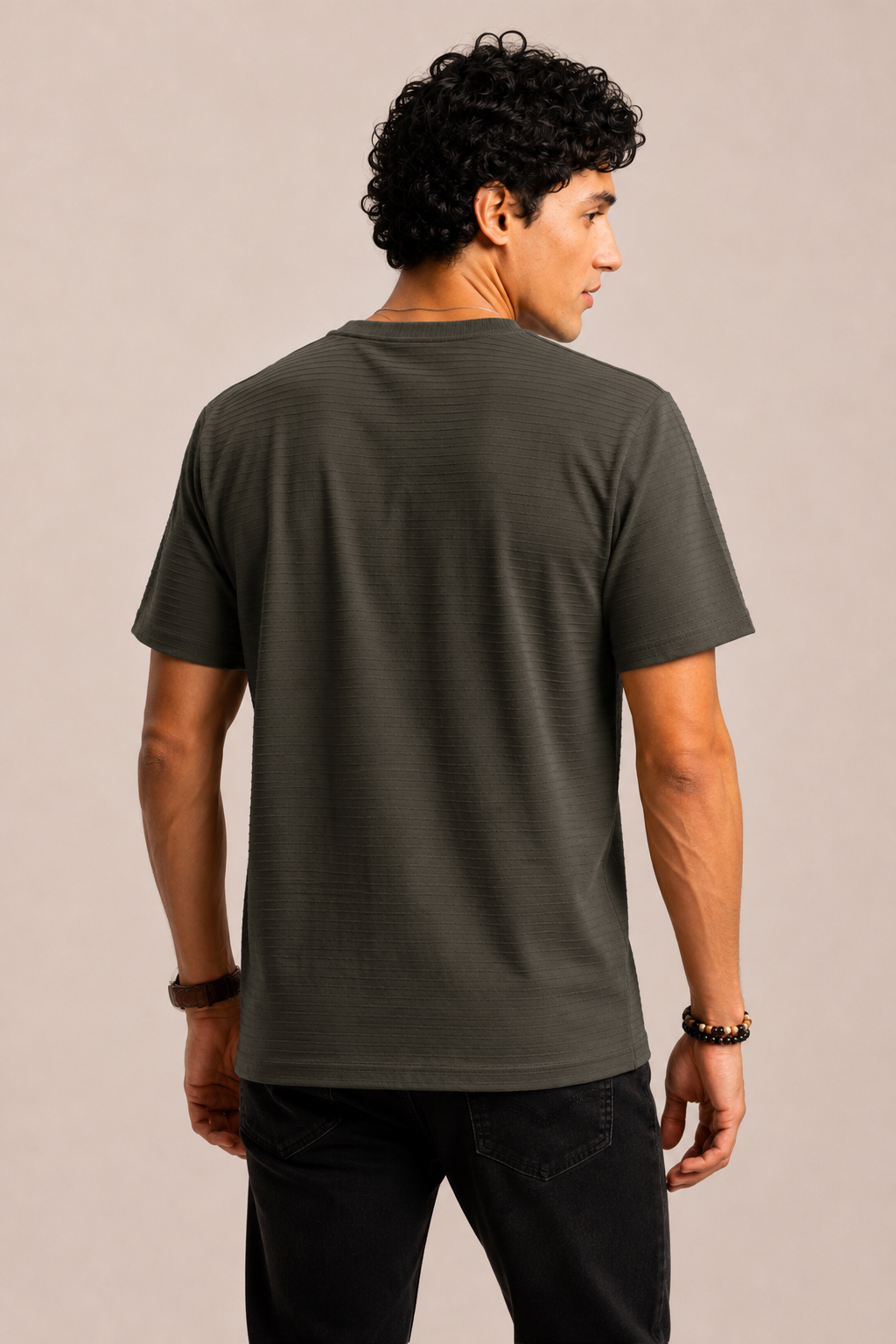 Men Round Neck Solid Pocket Half Sleeves T-Shirt