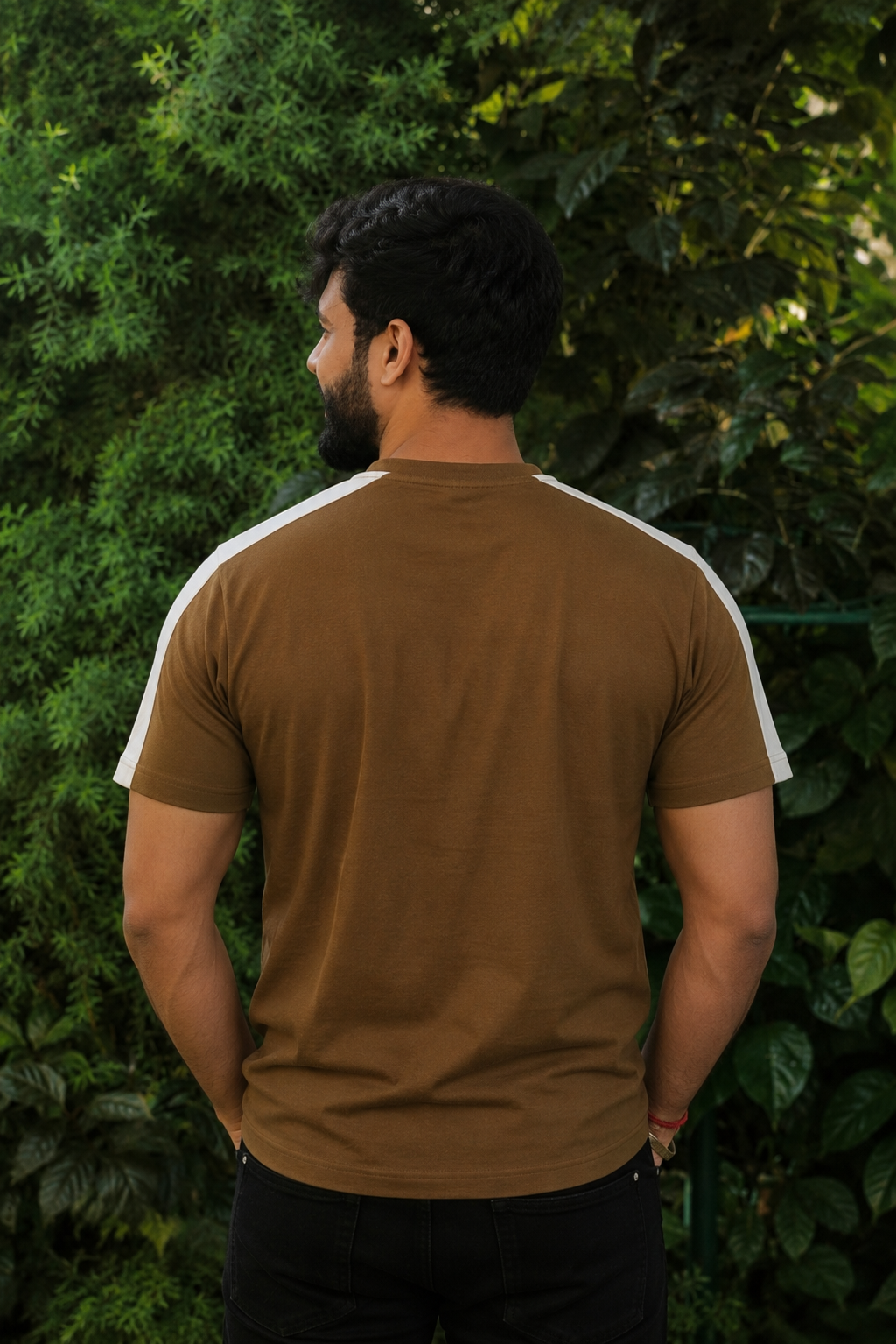 Men Round Neck Chest Print Half Sleeves T-Shirt