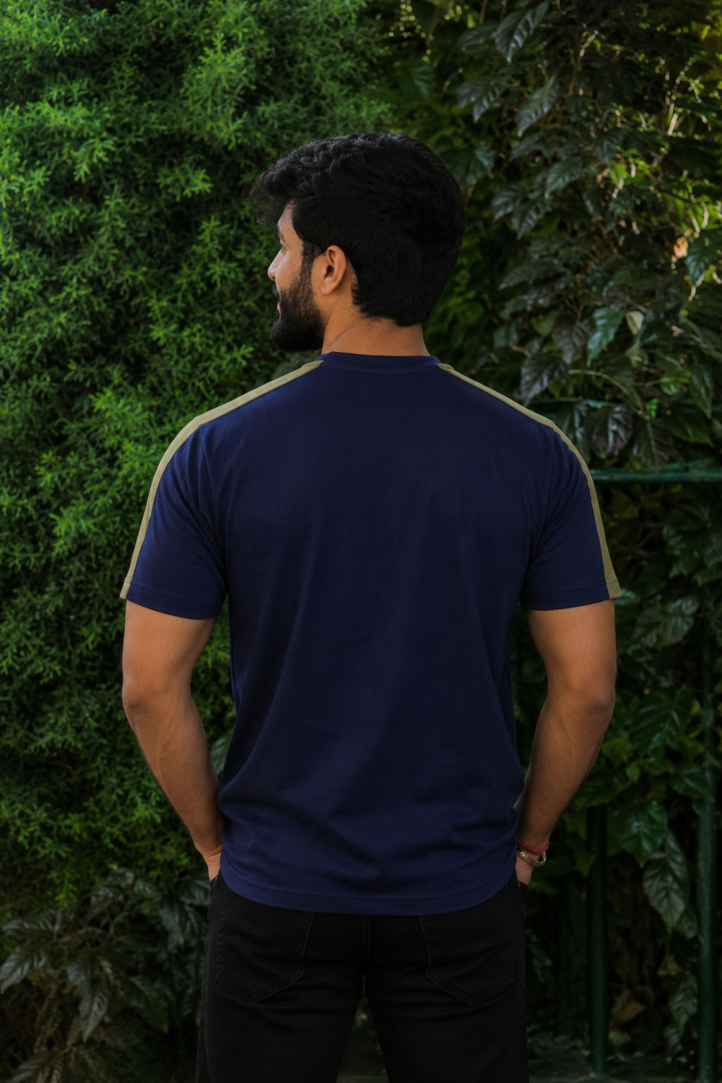 Men Round Neck Chest Print Half Sleeves T-Shirt