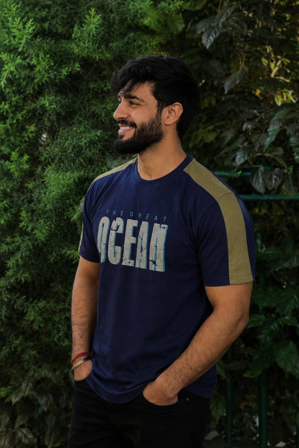 Men Round Neck Chest Print Half Sleeves T-Shirt