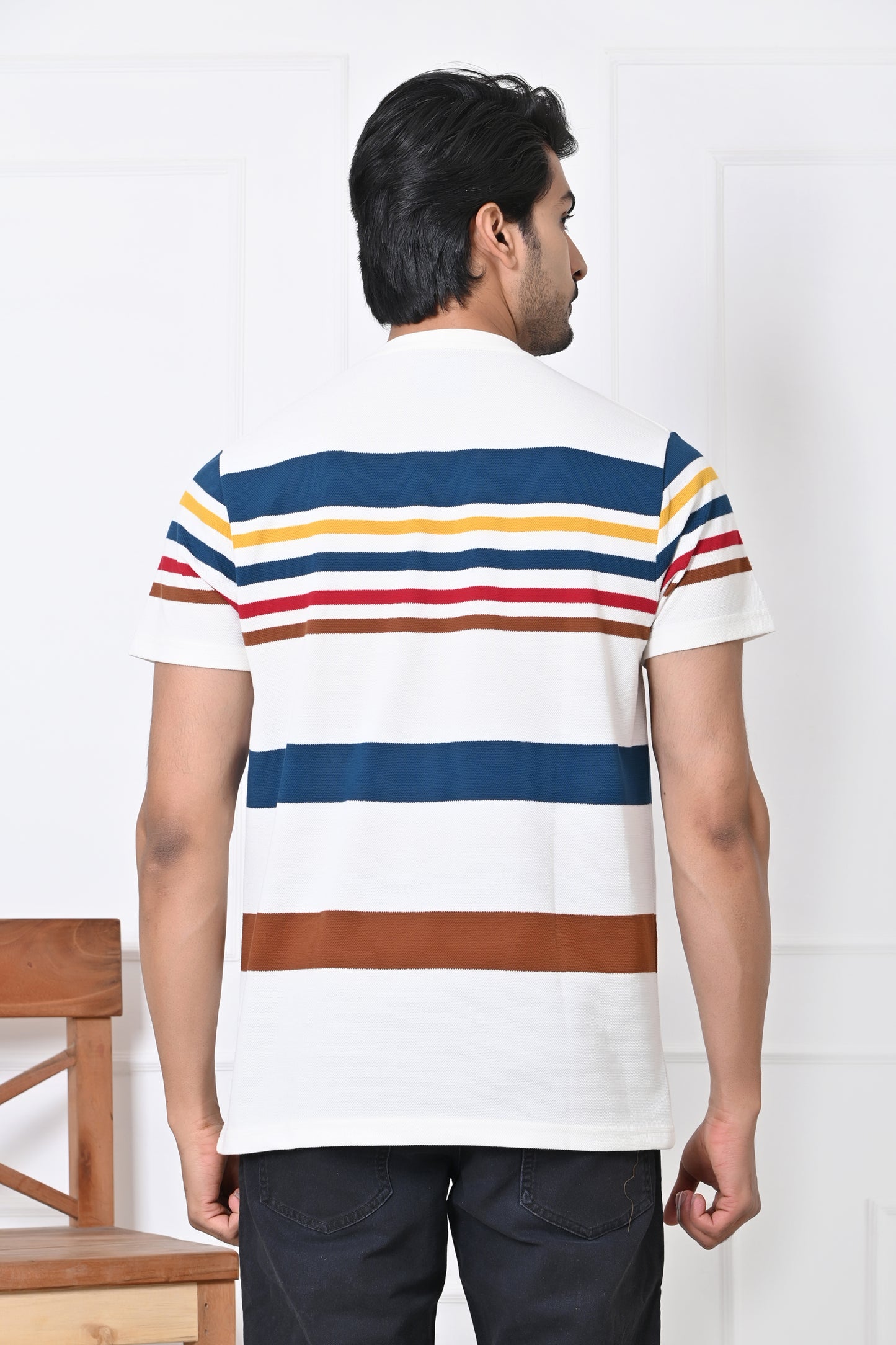 Men Round Neck Stripes Half Sleeves T-Shirt